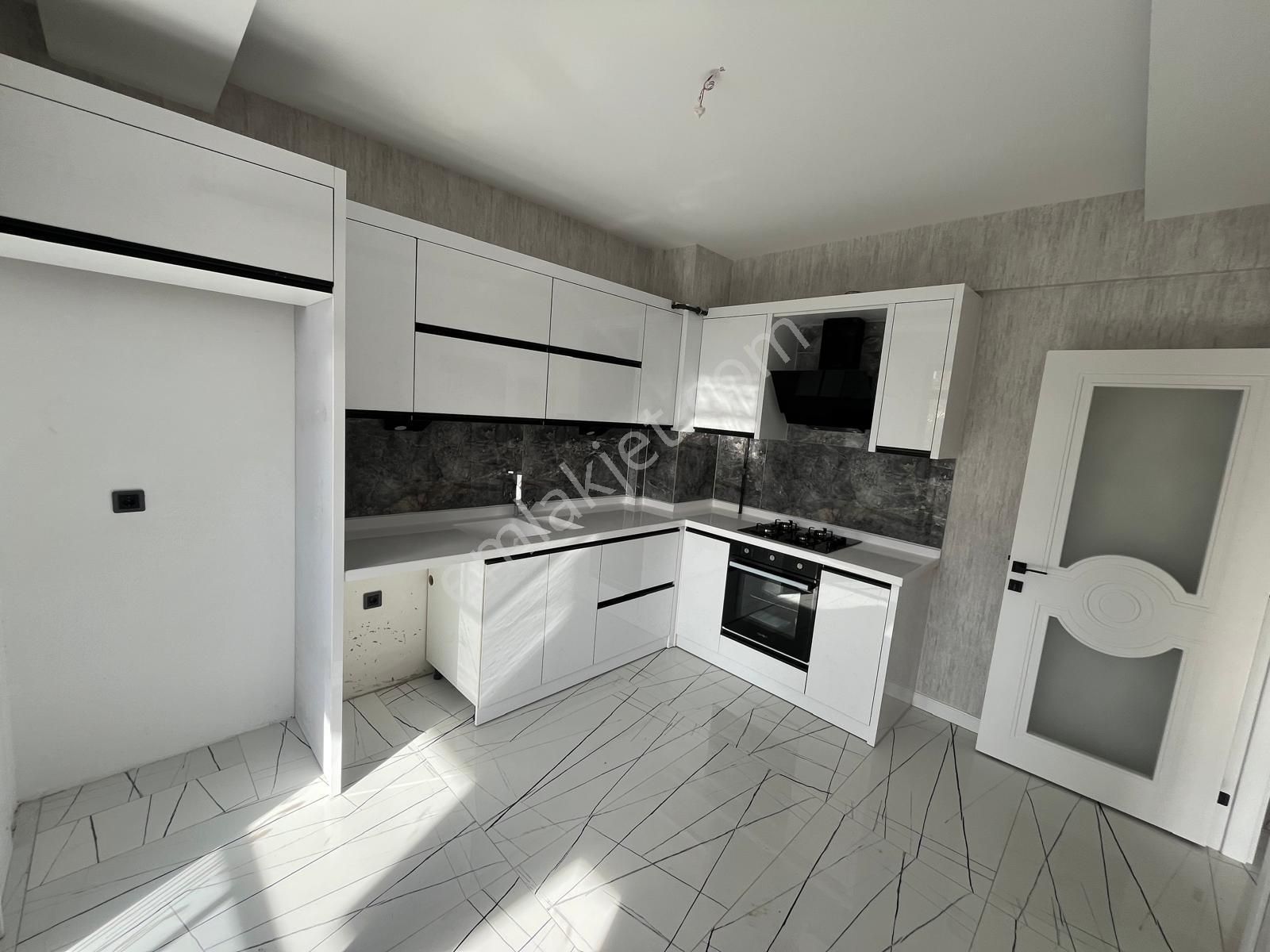 İsa Kavak Gayrimenkul’den Satılık 3+1 Meram/uluğbey