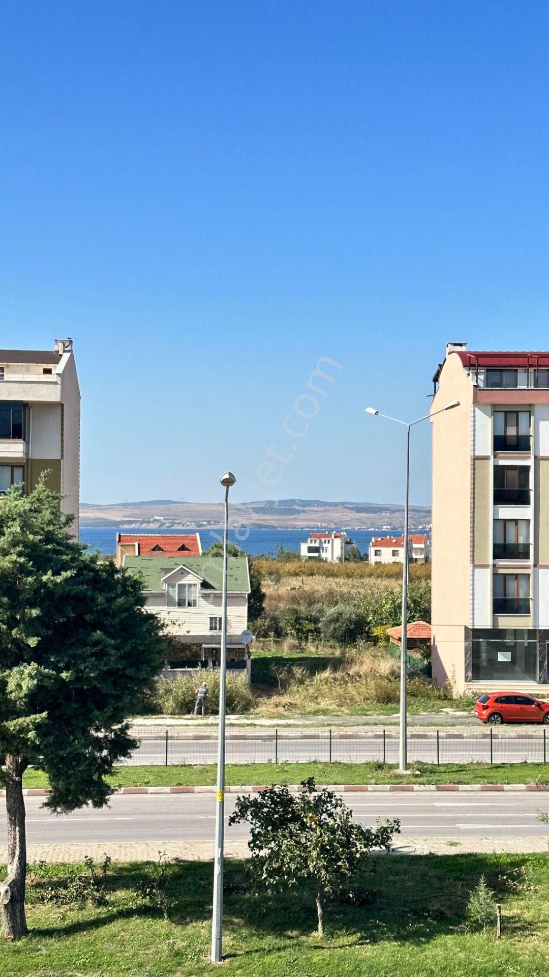 Lapseki Çardak'ta Kapanmaz Deniz Manzarasıyla Satılık Daireler