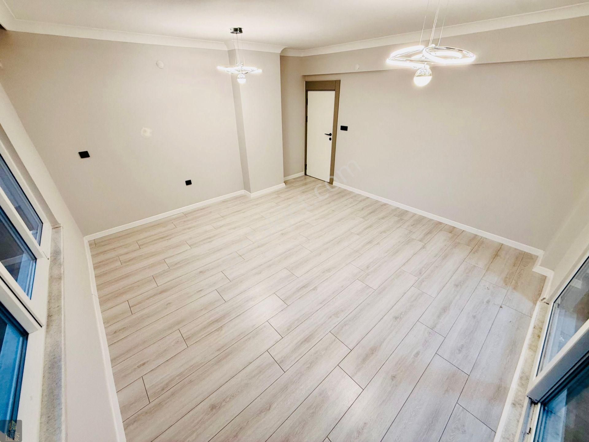 Parstan İkizçayda Park Cepheli Modern Tasarımlı Geniş 2+1 Daire - Görsel 14