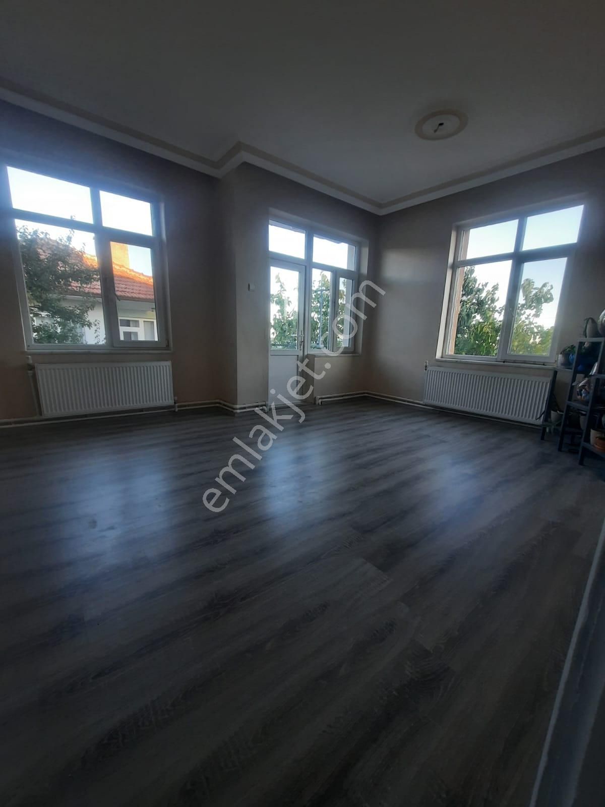 İsa Kavak Gayrimenkul'den Selçuklu / Parsana Satılık 3+1 Daire