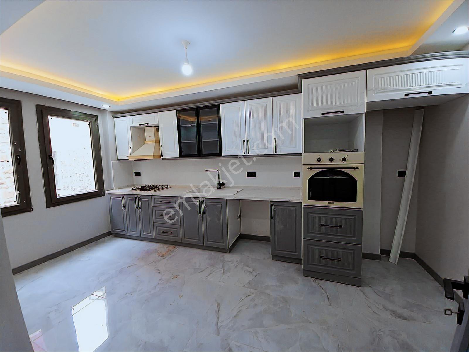 Altınova Merkezde Lüks Satılık Villa - Görsel 5