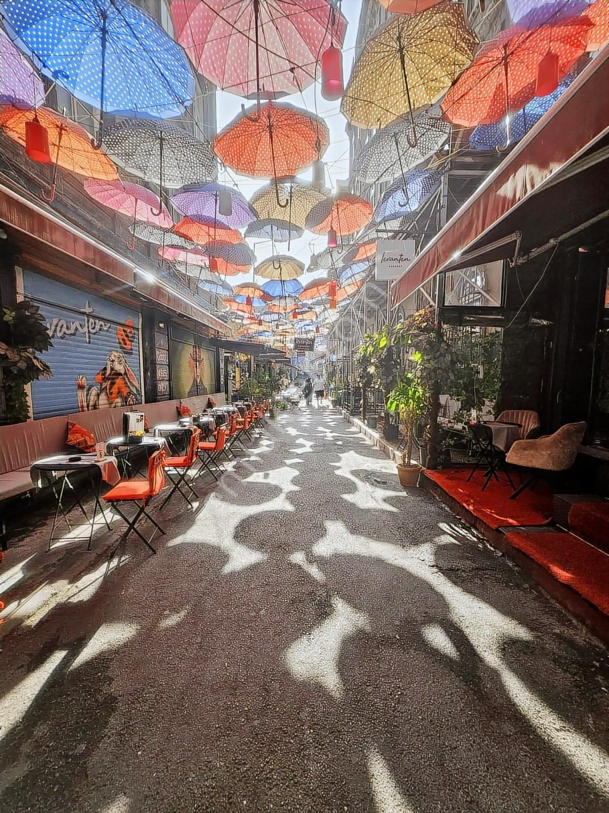 Taksim Tarlabaşı Caddeye Yakın 50m2 Köşe Dükkan Mağaza İşyeri - Görsel 2