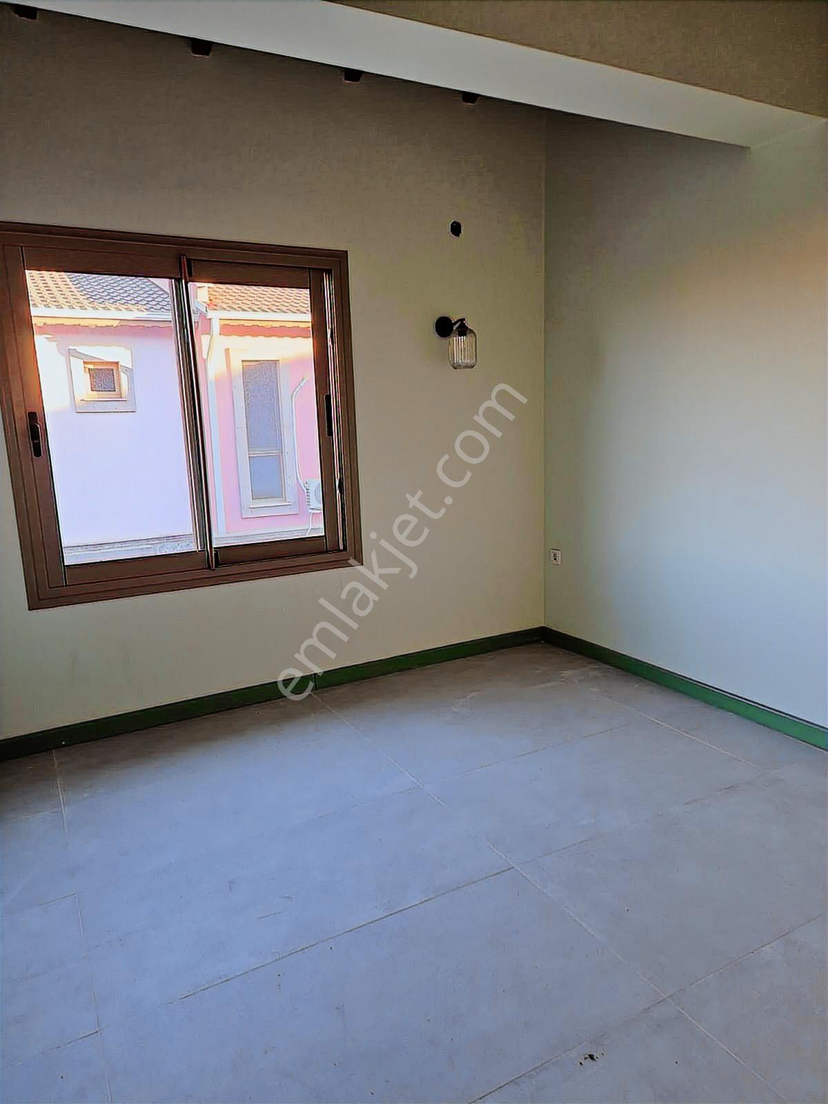 Ayvalık Sarımsaklı'da Mükemmel Konumda Emsalsiz Satılık Villa - Görsel 17