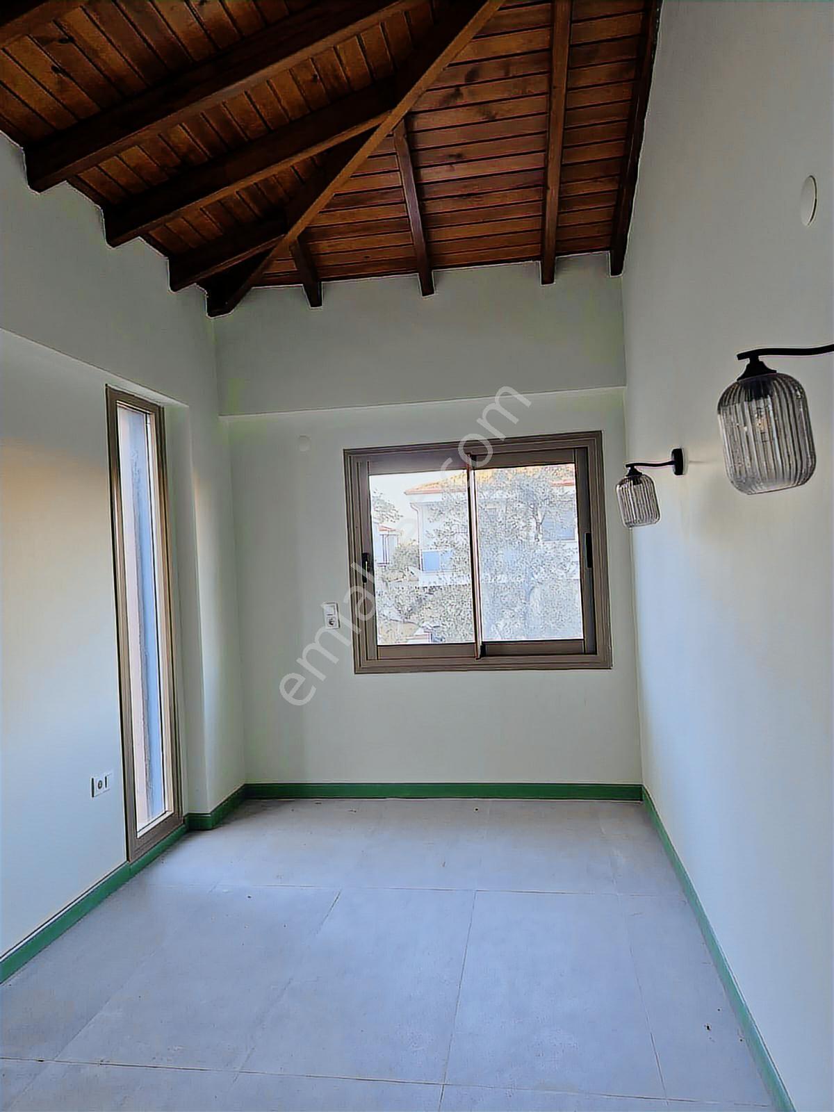 Ayvalık Sarımsaklı'da Mükemmel Konumda Emsalsiz Satılık Villa - Görsel 30