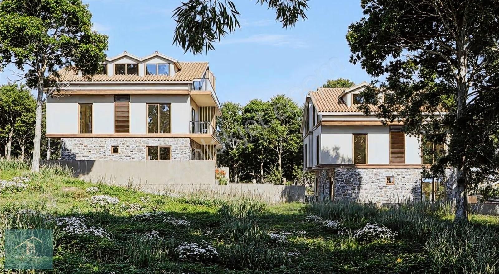 Üzümlü Merkezde Havuzlu Sitede Satılık Lüks 1+1 Daire - Görsel 3
