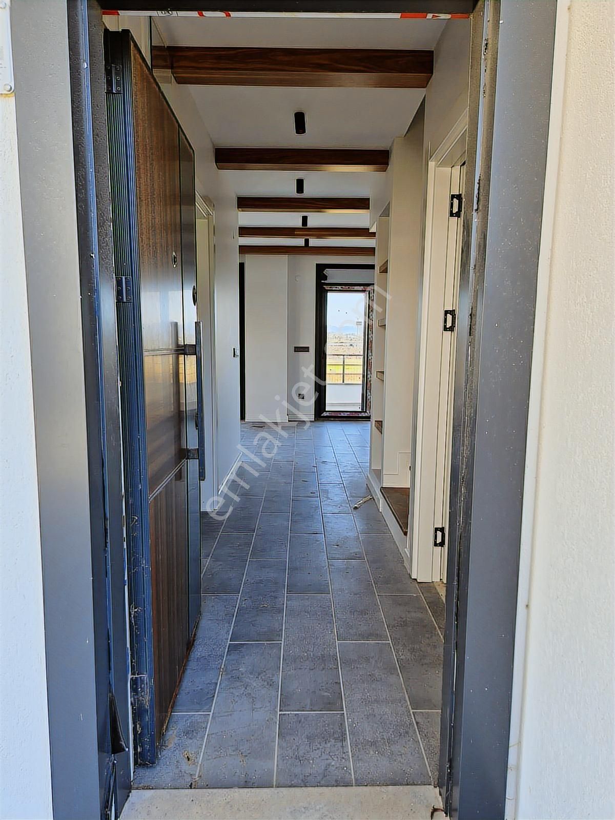 Route 10'dan Ayvalık Sarımsaklı'da Harika Tasarım Satılık Villa - Görsel 13