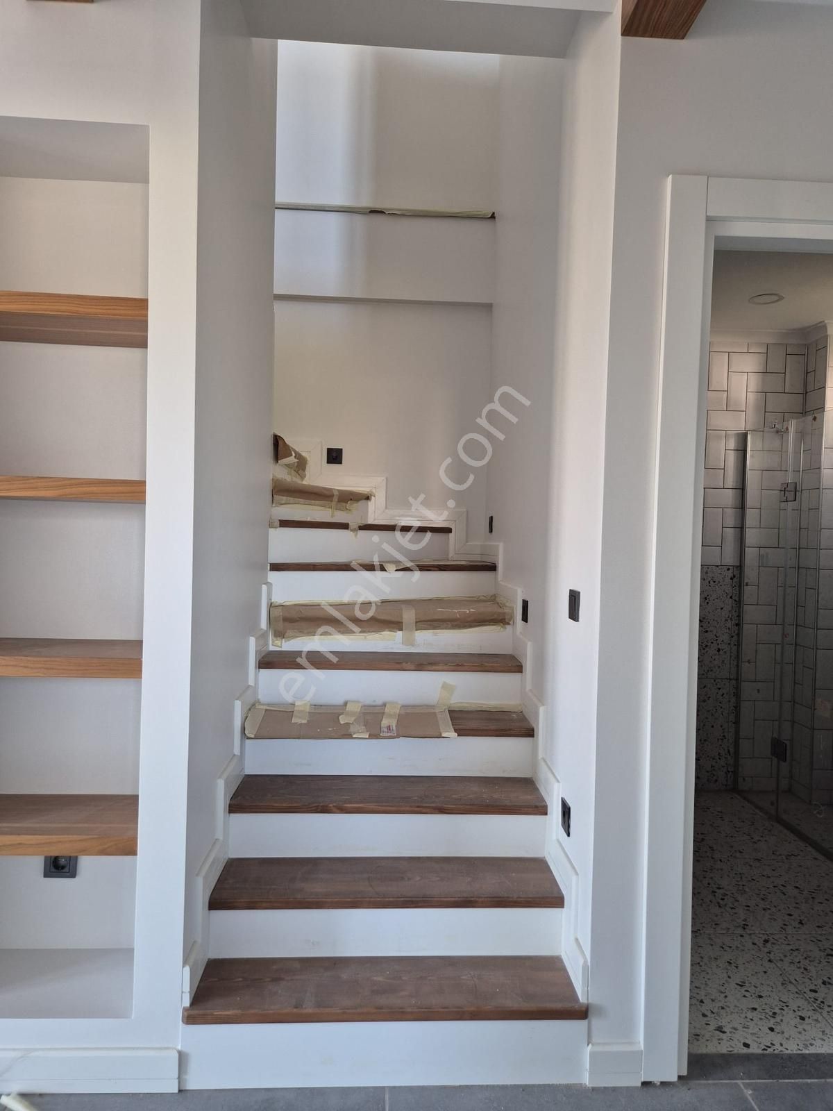 Route 10'dan Ayvalık Sarımsaklı'da Harika Tasarım Satılık Villa - Görsel 11