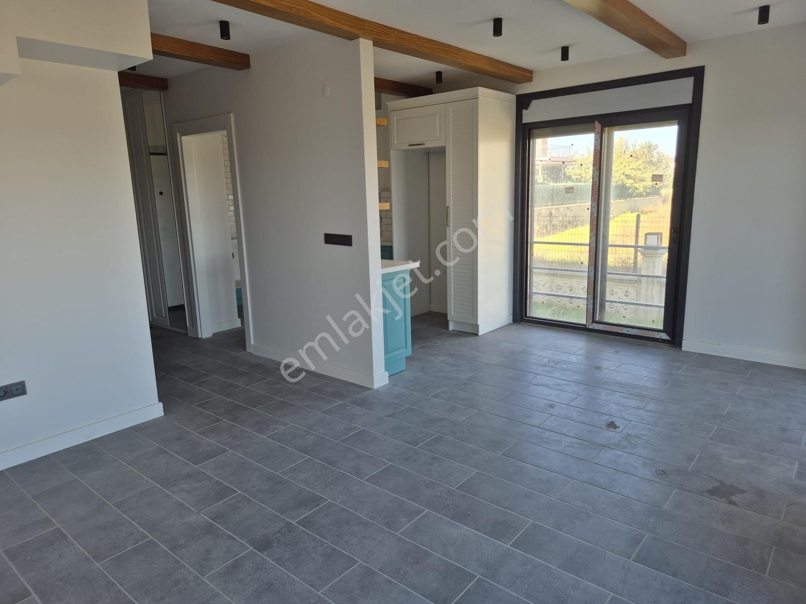 Route 10'dan Ayvalık Sarımsaklı'da Harika Tasarım Satılık Villa - Görsel 3