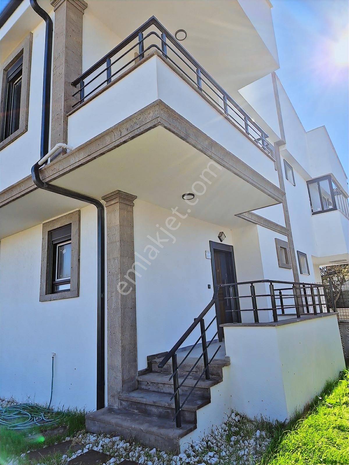 Route 10'dan Ayvalık Sarımsaklı'da Harika Tasarım Satılık Villa - Görsel 25