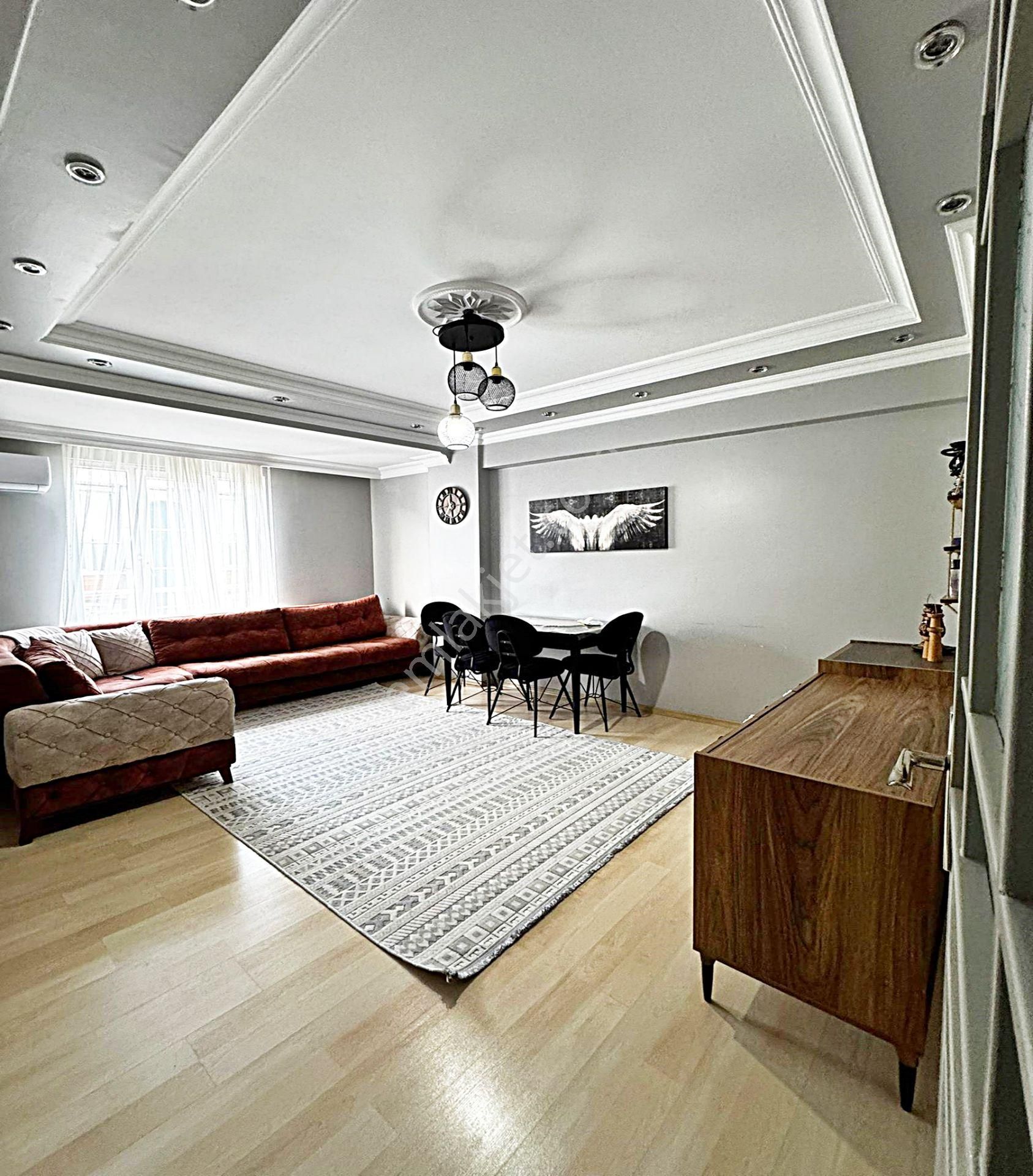 Metrobüse Yakın 120 M2 Temiz Masrafsız Harika 2+1 Stılık Daire