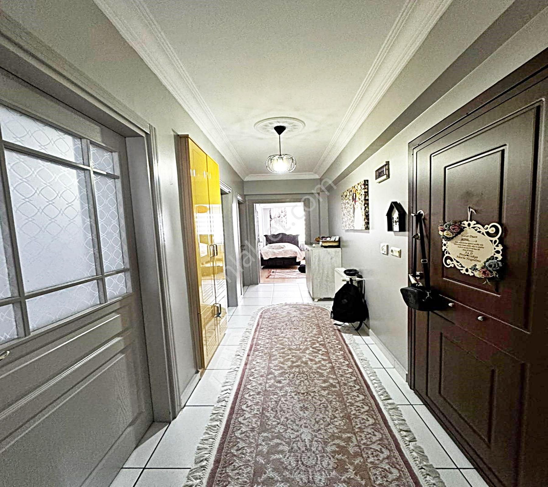 Metrobüse Yakın 120 M2 Temiz Masrafsız Harika 2+1 Stılık Daire - Görsel 30