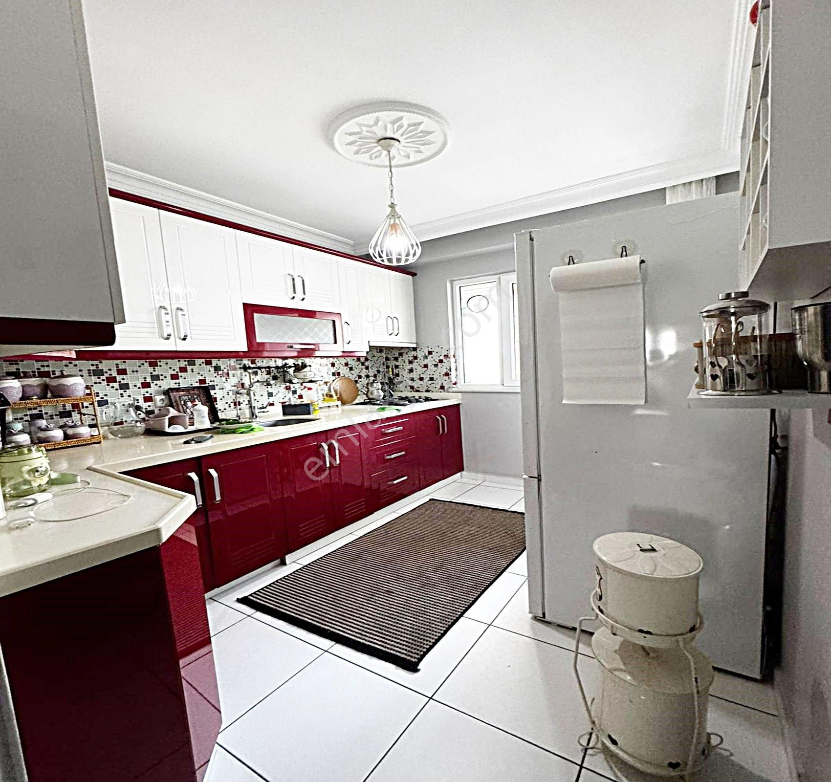 Metrobüse Yakın 120 M2 Temiz Masrafsız Harika 2+1 Stılık Daire - Görsel 26