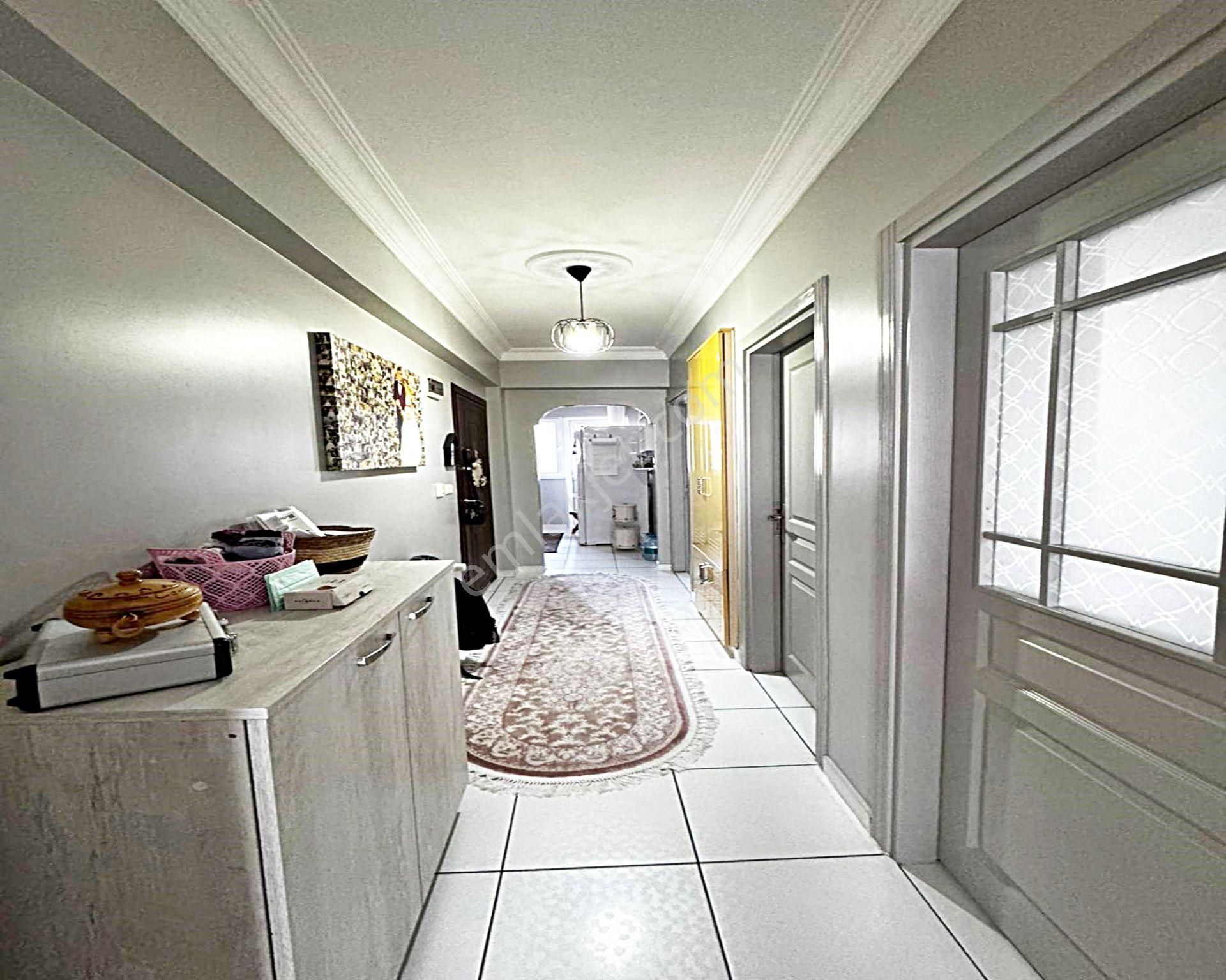 Metrobüse Yakın 120 M2 Temiz Masrafsız Harika 2+1 Stılık Daire - Görsel 15