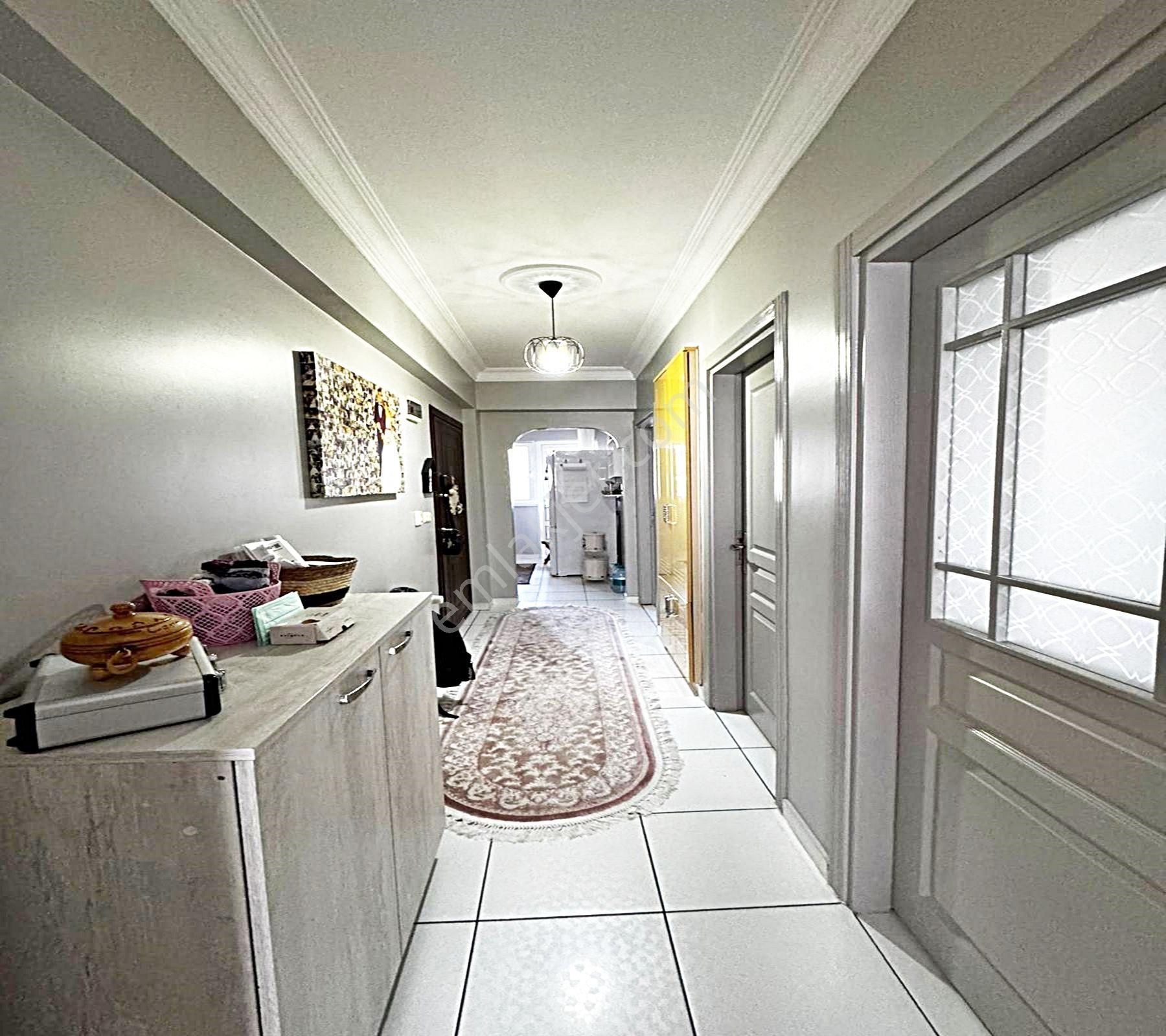 Metrobüse Yakın 120 M2 Temiz Masrafsız Harika 2+1 Stılık Daire - Görsel 6