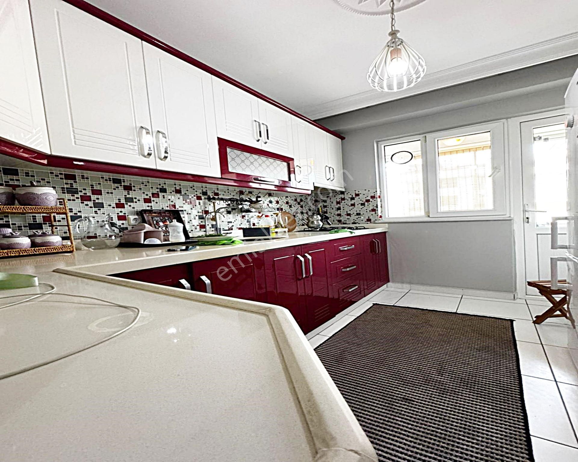 Metrobüse Yakın 120 M2 Temiz Masrafsız Harika 2+1 Stılık Daire - Görsel 10