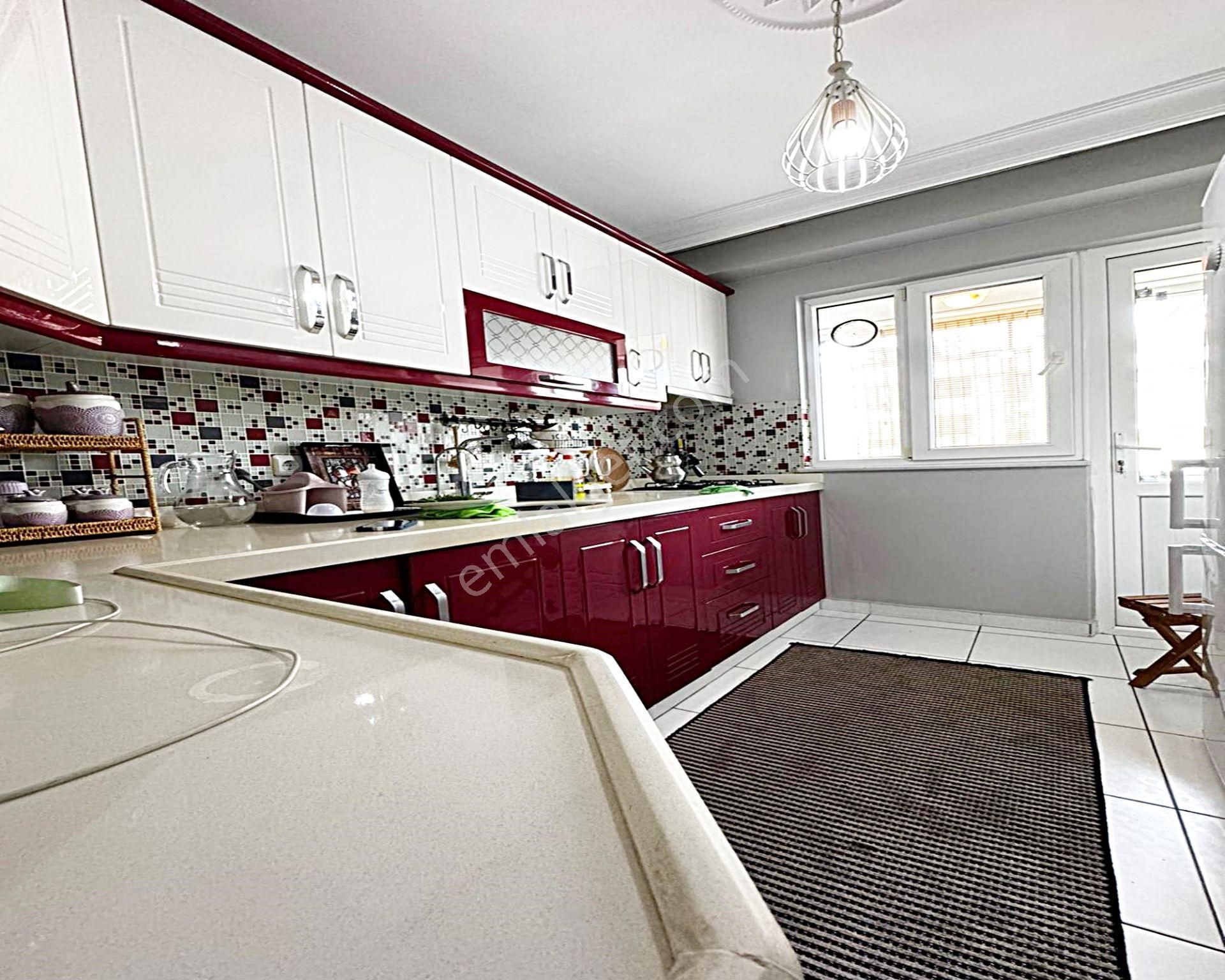 Metrobüse Yakın 120 M2 Temiz Masrafsız Harika 2+1 Stılık Daire - Görsel 9