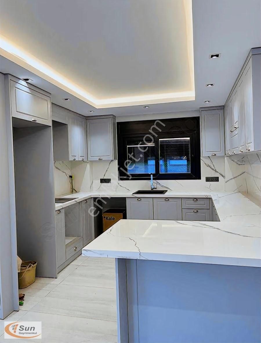 Sun'dan 4+1 190m2 Denize Yakın Havuzlu Ultra Lüks Villa !!!!!!! - Görsel 12