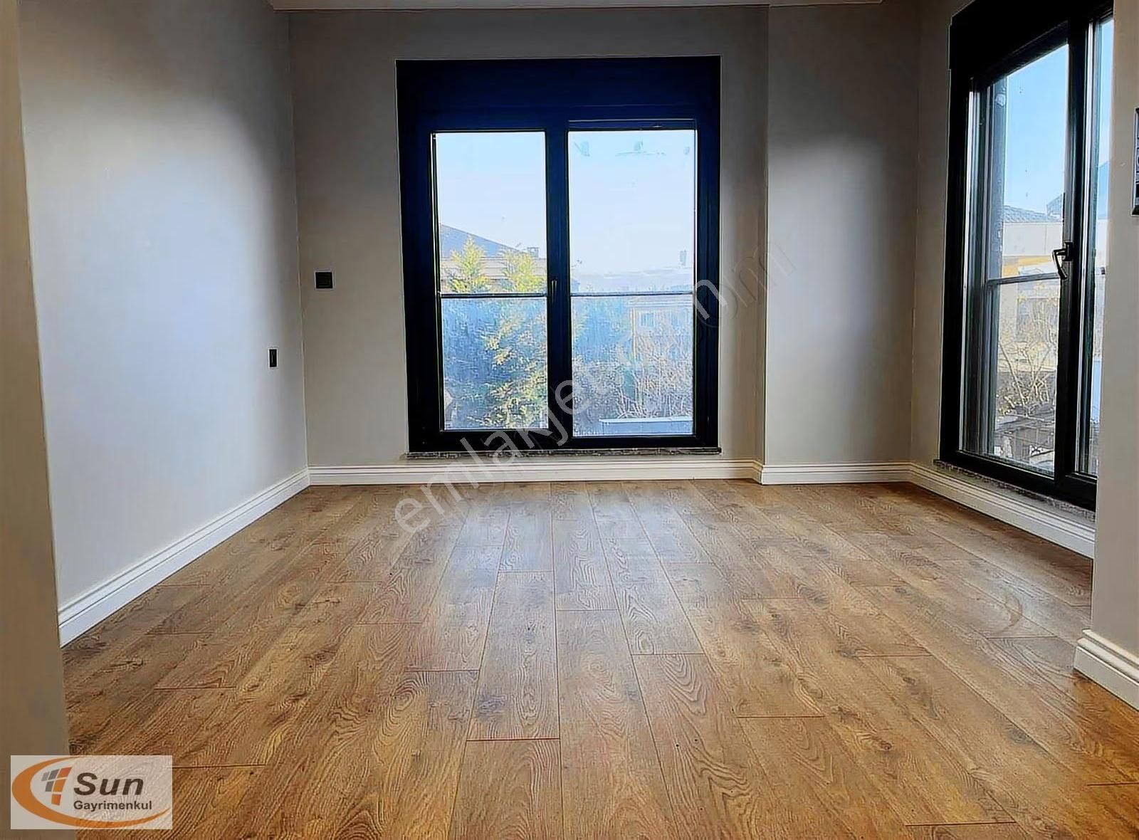 Sun'dan 4+1 190m2 Denize Yakın Havuzlu Ultra Lüks Villa !!!!!!! - Görsel 15