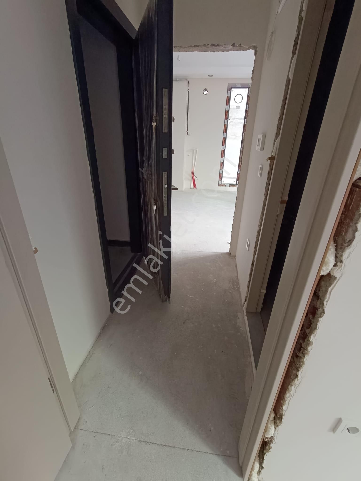 Avcılar Üniversite Mahallesi Sıfır 1+1 Amerikan Mutfak Bahçe Katı - Görsel 7