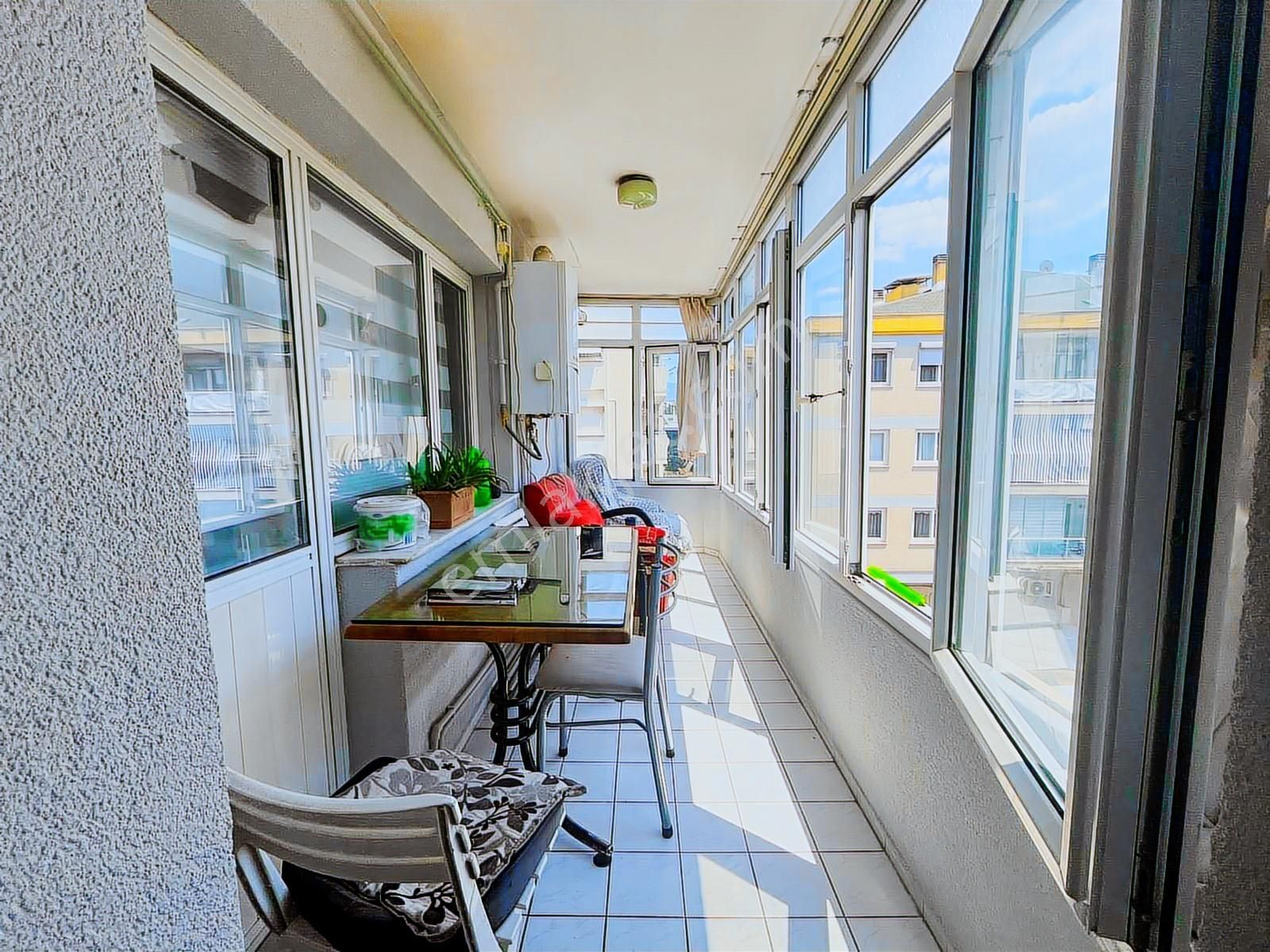 Buca Çevikbir Meydanda 3+1 Köşe Daire - Görsel 18