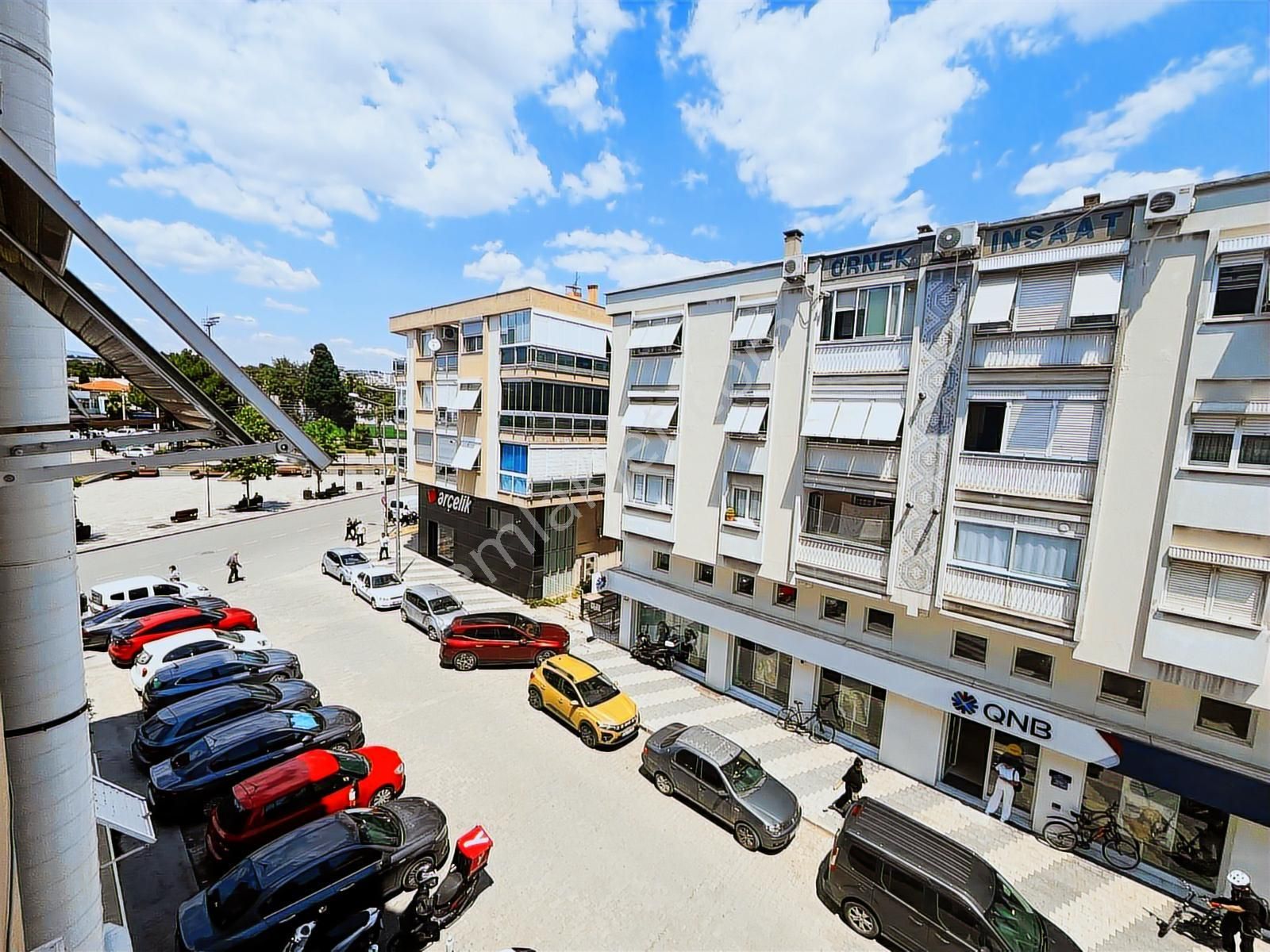 Buca Çevikbir Meydanda 3+1 Köşe Daire - Görsel 9
