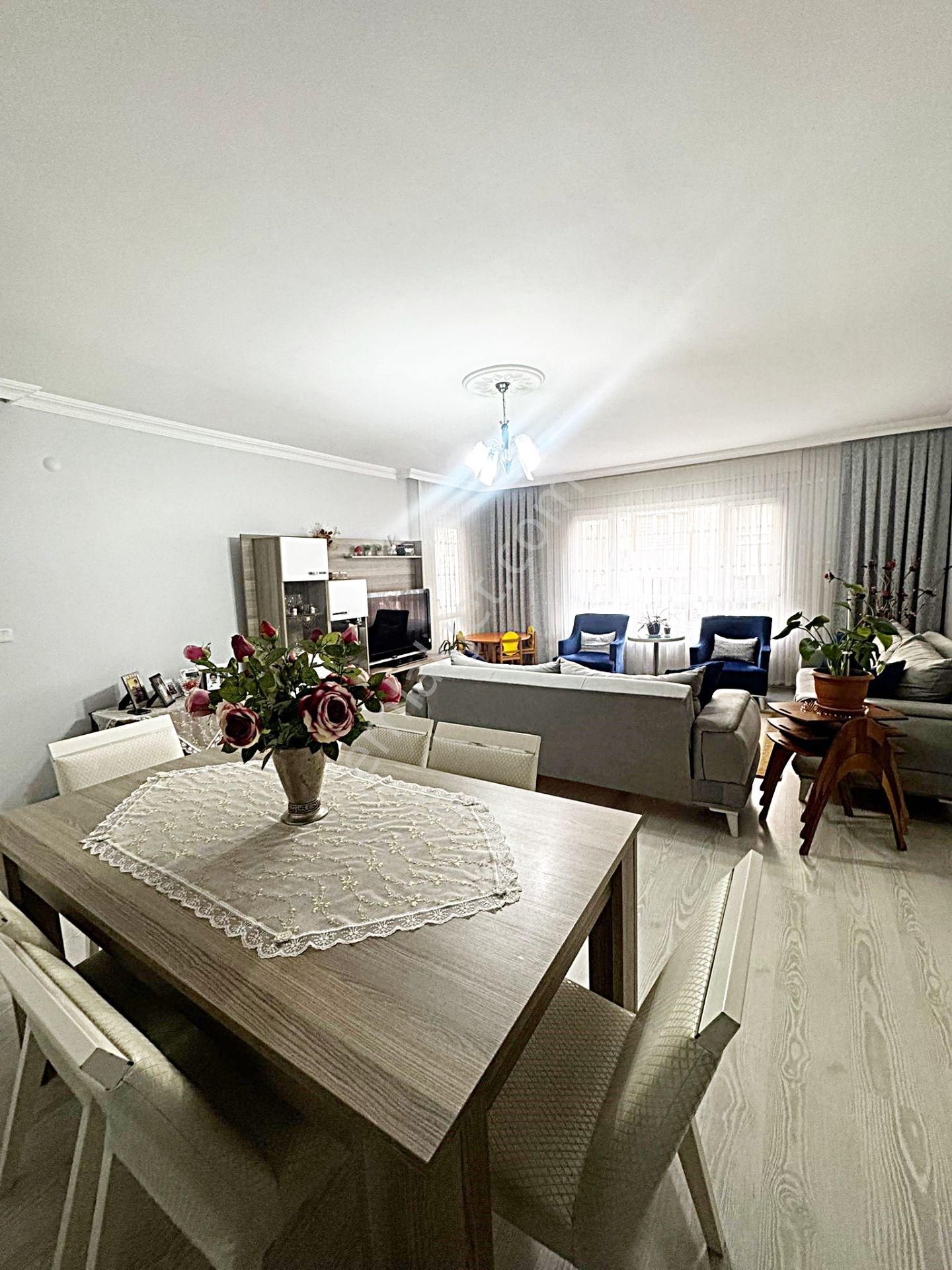 Metrobüse Yakın 150m2 Güvenlikli Site İçinde 3+1 Satılık Daire - Görsel 7