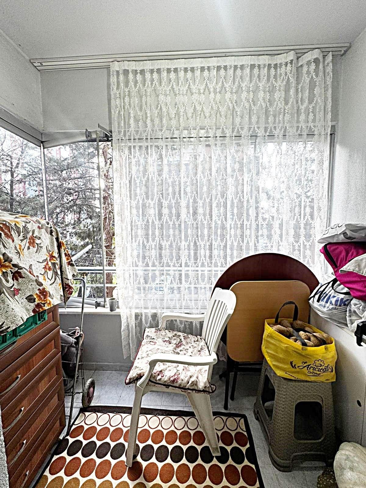 Metrobüse Yakın 150m2 Güvenlikli Site İçinde 3+1 Satılık Daire - Görsel 15