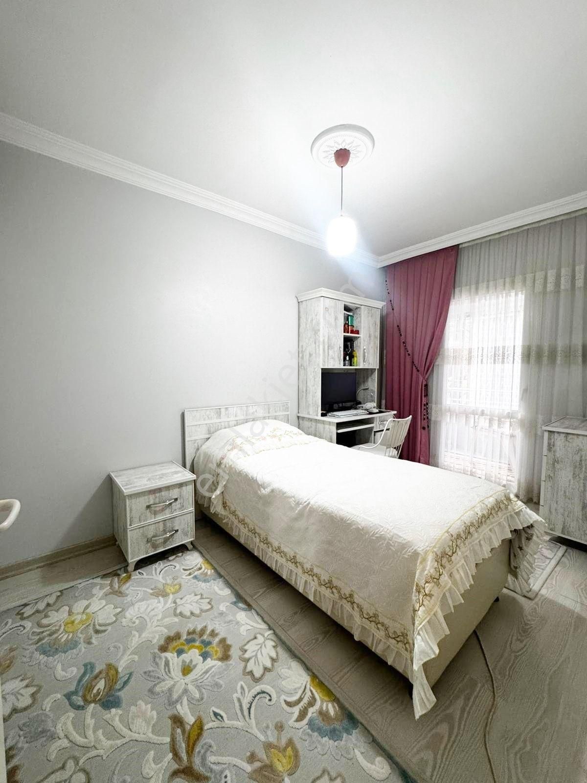 Metrobüse Yakın 150m2 Güvenlikli Site İçinde 3+1 Satılık Daire - Görsel 12