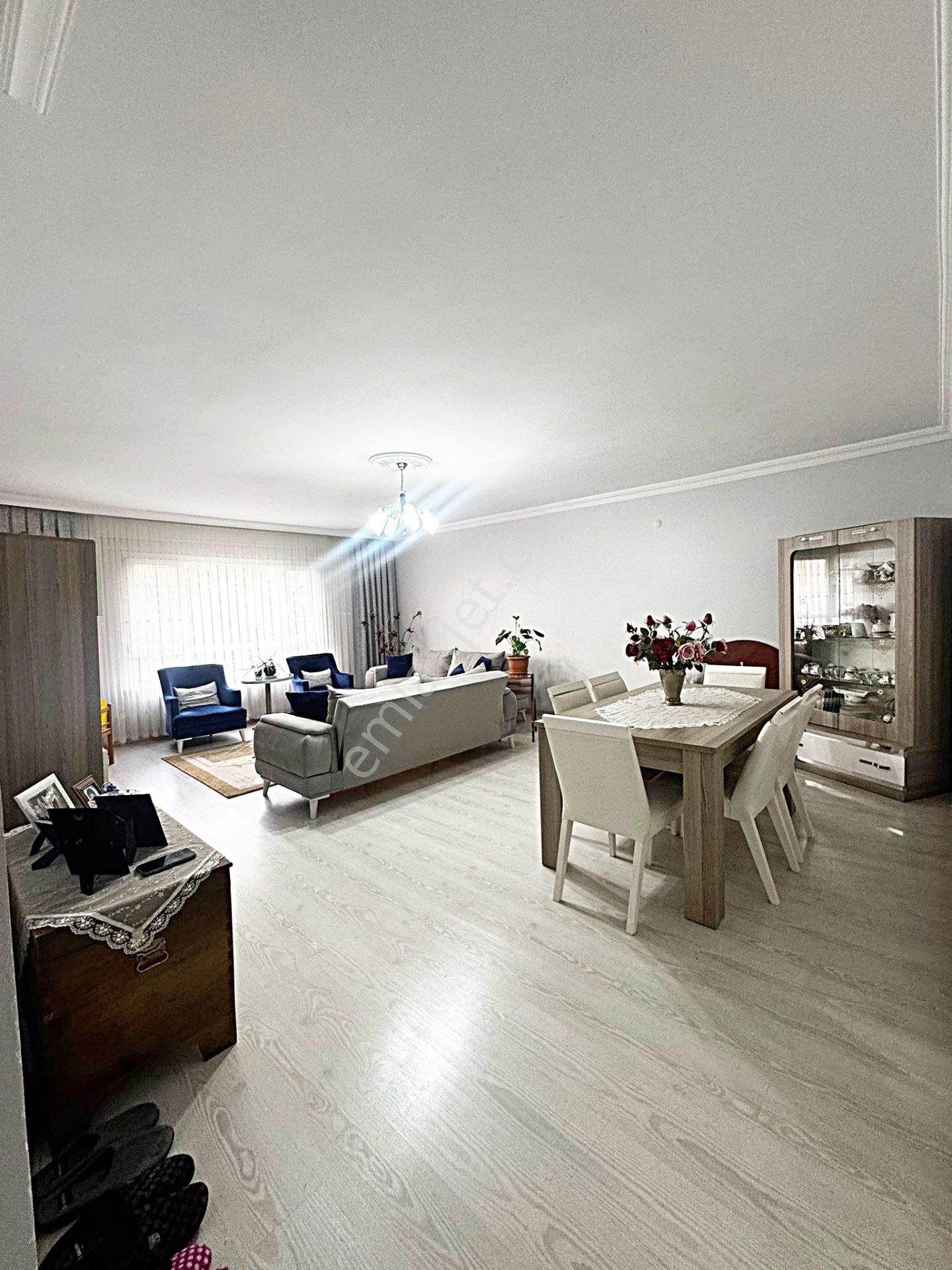 Metrobüse Yakın 150m2 Güvenlikli Site İçinde 3+1 Satılık Daire - Görsel 22