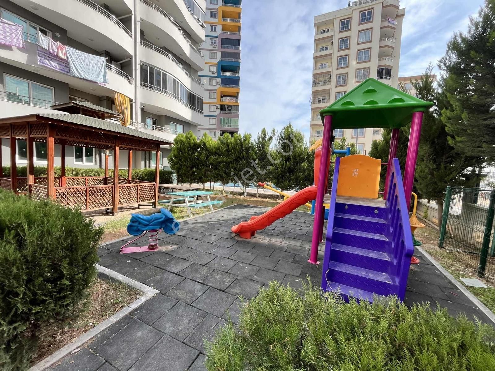 Çukurova Fırın Arkası Geniş Ebeveyn Banyolu Kombili 2+1 Daire - Görsel 24