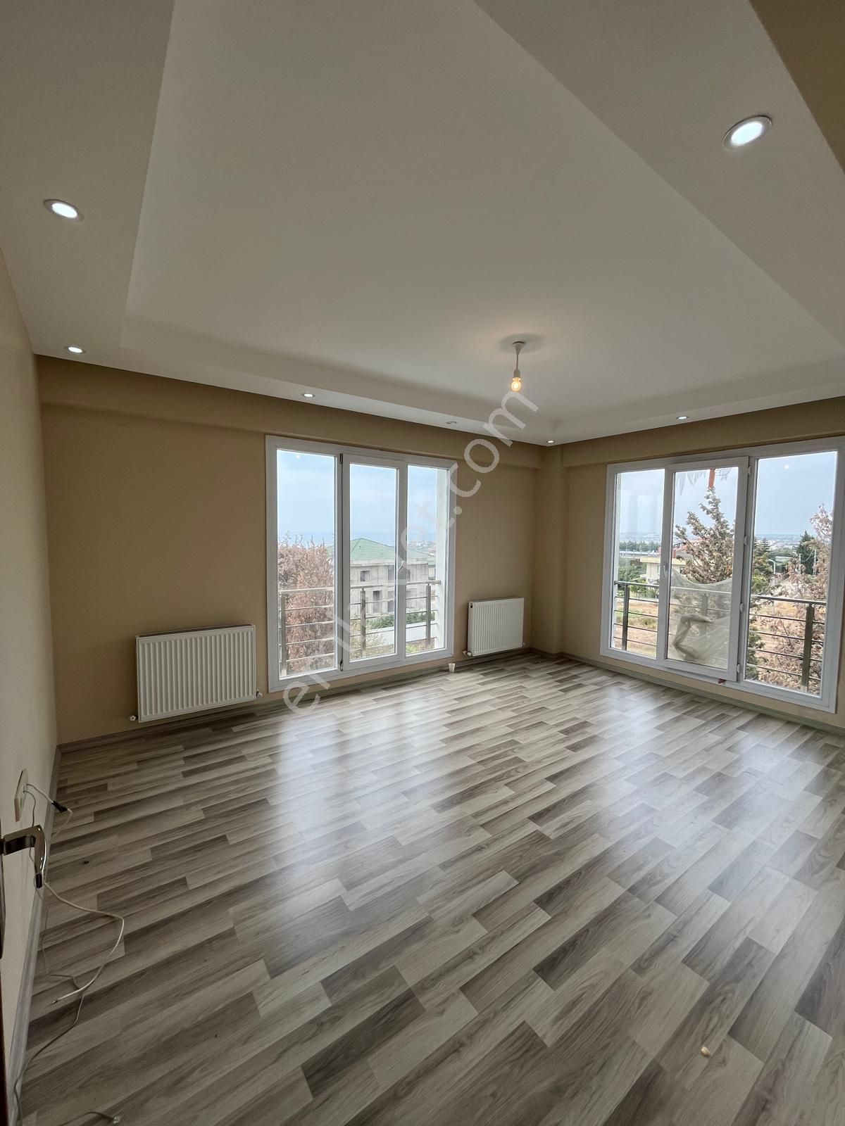 Büyükçekmece De Kiralık Daire 2+1 Havuz Ve Deniz Manzaralı Site - Görsel 2