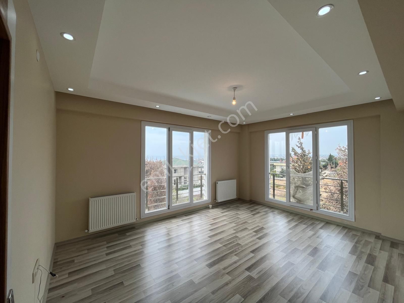 Büyükçekmece De Kiralık Daire 2+1 Havuz Ve Deniz Manzaralı Site - Görsel 3