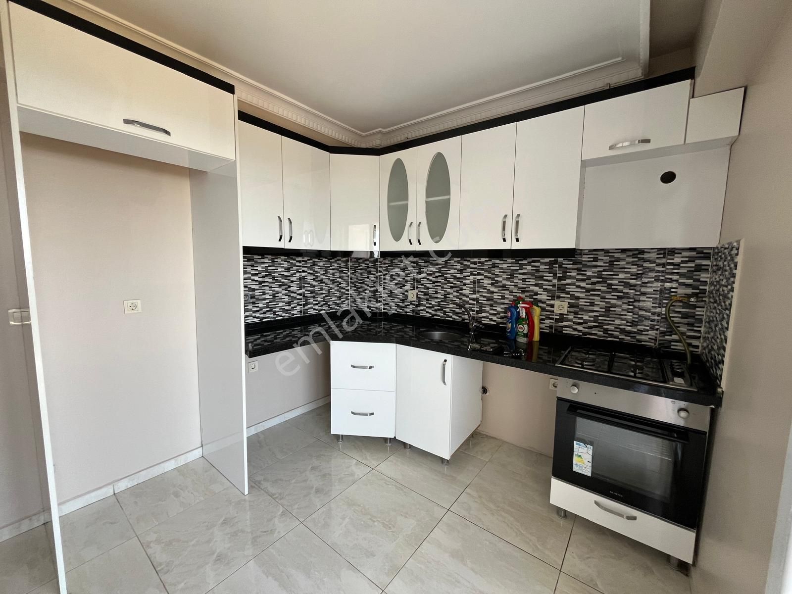 Büyükçekmece De Kiralık Daire 2+1 Havuz Ve Deniz Manzaralı Site - Görsel 6