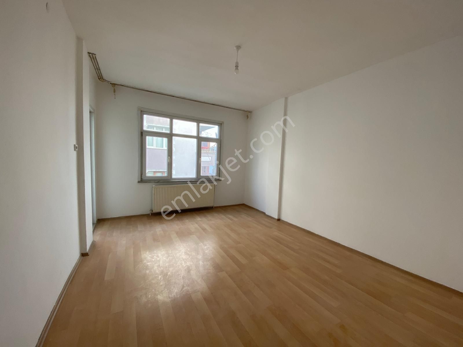 Bağlarbaşi Mahallesinde/ Kamer Sokakta 2+1/75m2/2. Kat Satılık Daire - Görsel 9