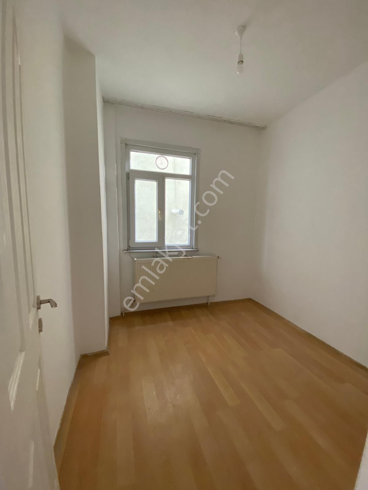 Bağlarbaşi Mahallesinde/ Kamer Sokakta 2+1/75m2/2. Kat Satılık Daire - Görsel 6