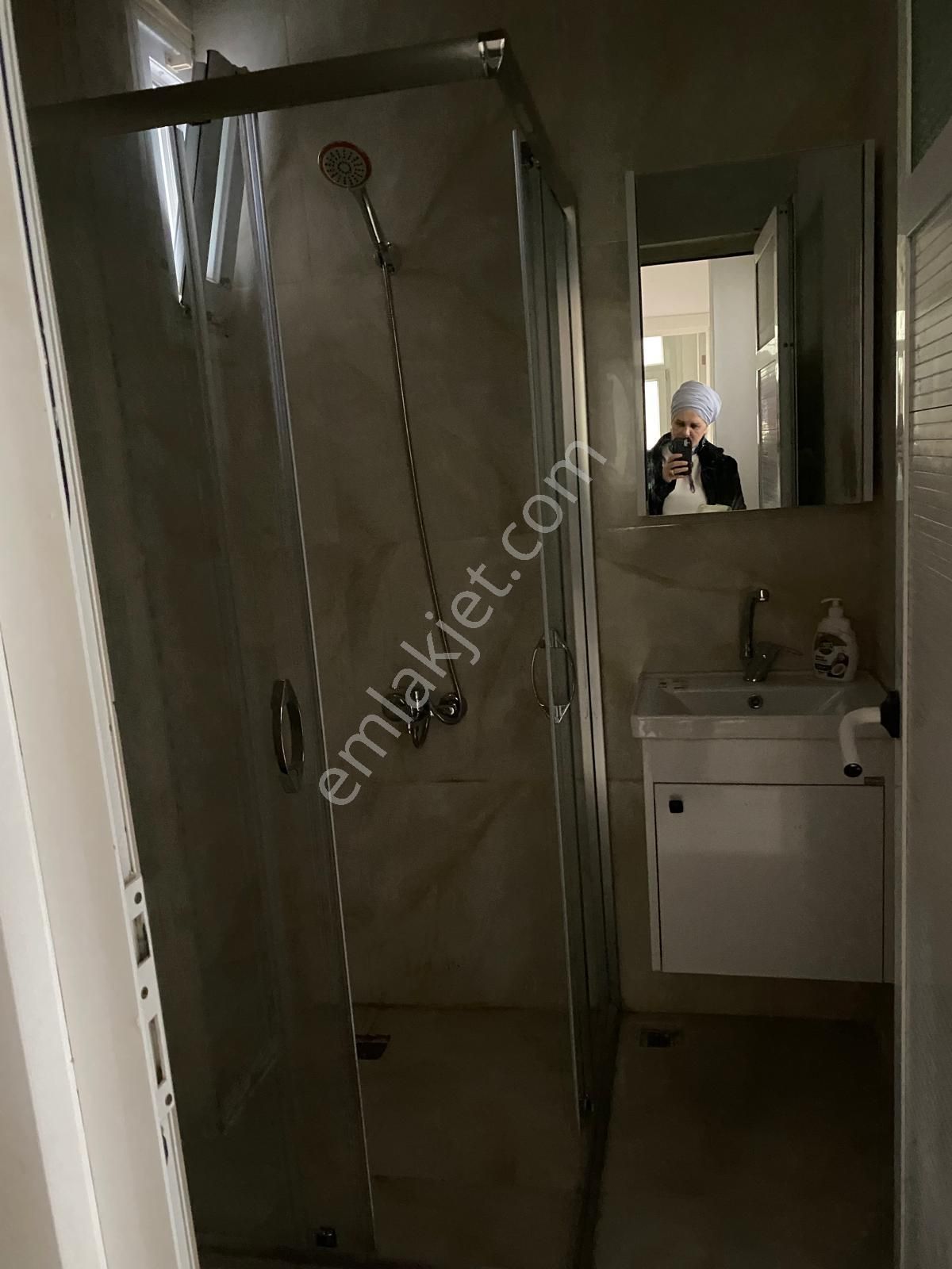 Bağlarbaşi Mahallesinde/ Kamer Sokakta 2+1/75m2/2. Kat Satılık Daire - Görsel 16