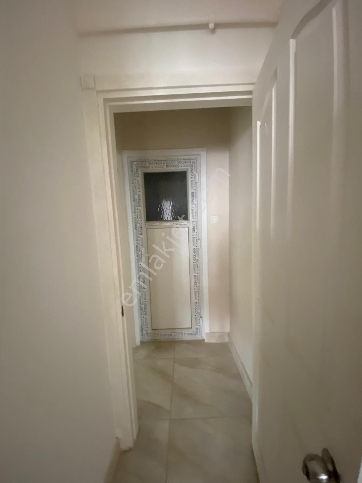 Bağlarbaşi Mahallesinde/ Kamer Sokakta 2+1/75m2/2. Kat Satılık Daire - Görsel 14