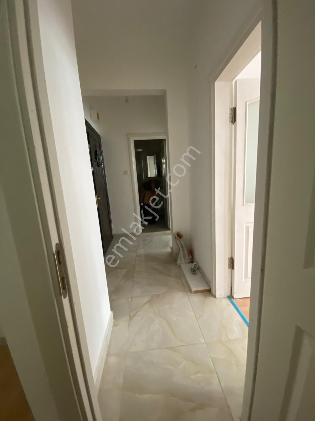 Bağlarbaşi Mahallesinde/ Kamer Sokakta 2+1/75m2/2. Kat Satılık Daire - Görsel 4