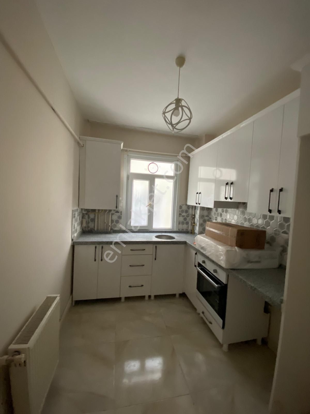 Bağlarbaşi Mahallesinde/ Kamer Sokakta 2+1/75m2/2. Kat Satılık Daire - Görsel 13