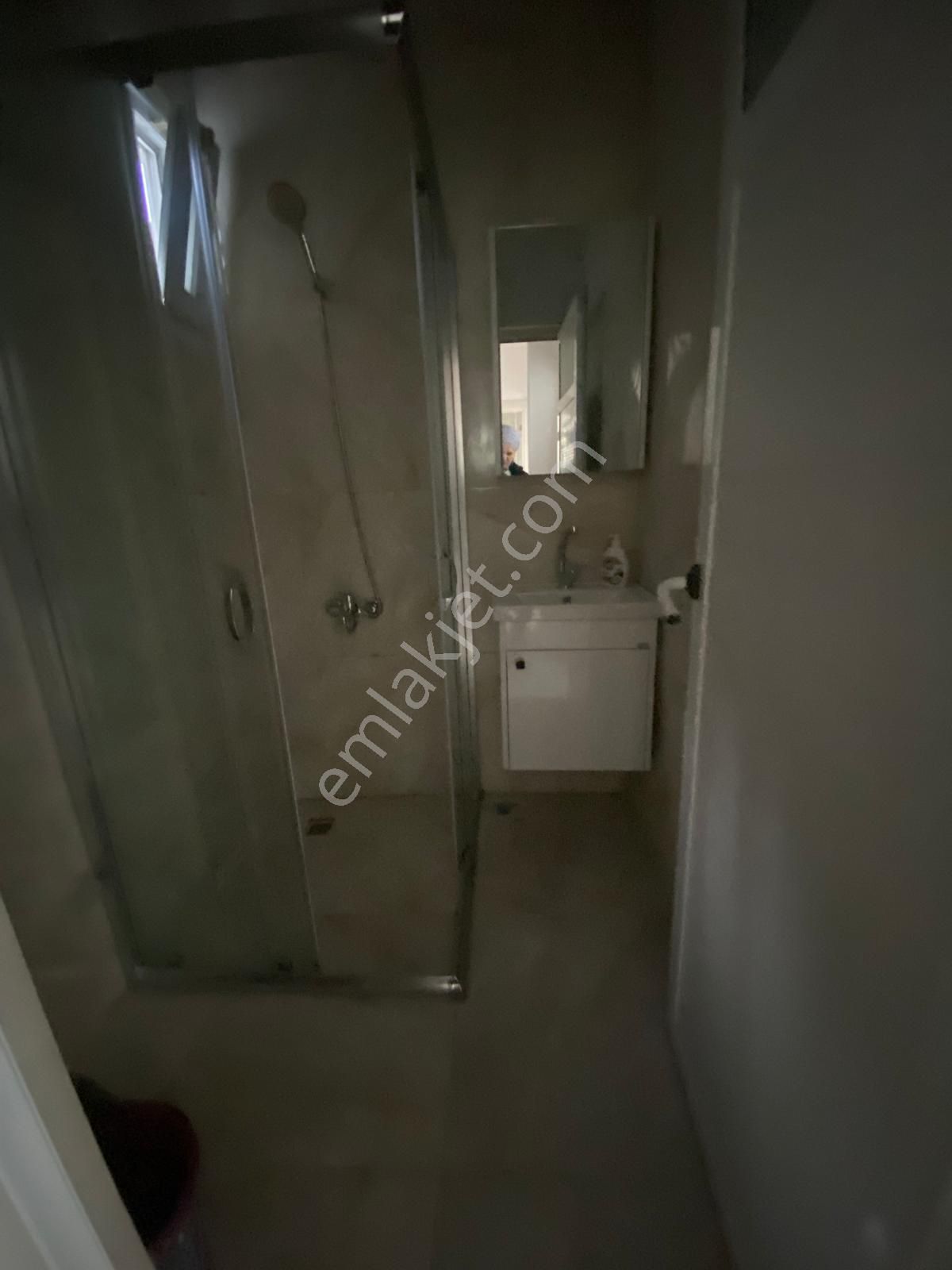 Bağlarbaşi Mahallesinde/ Kamer Sokakta 2+1/75m2/2. Kat Satılık Daire - Görsel 15