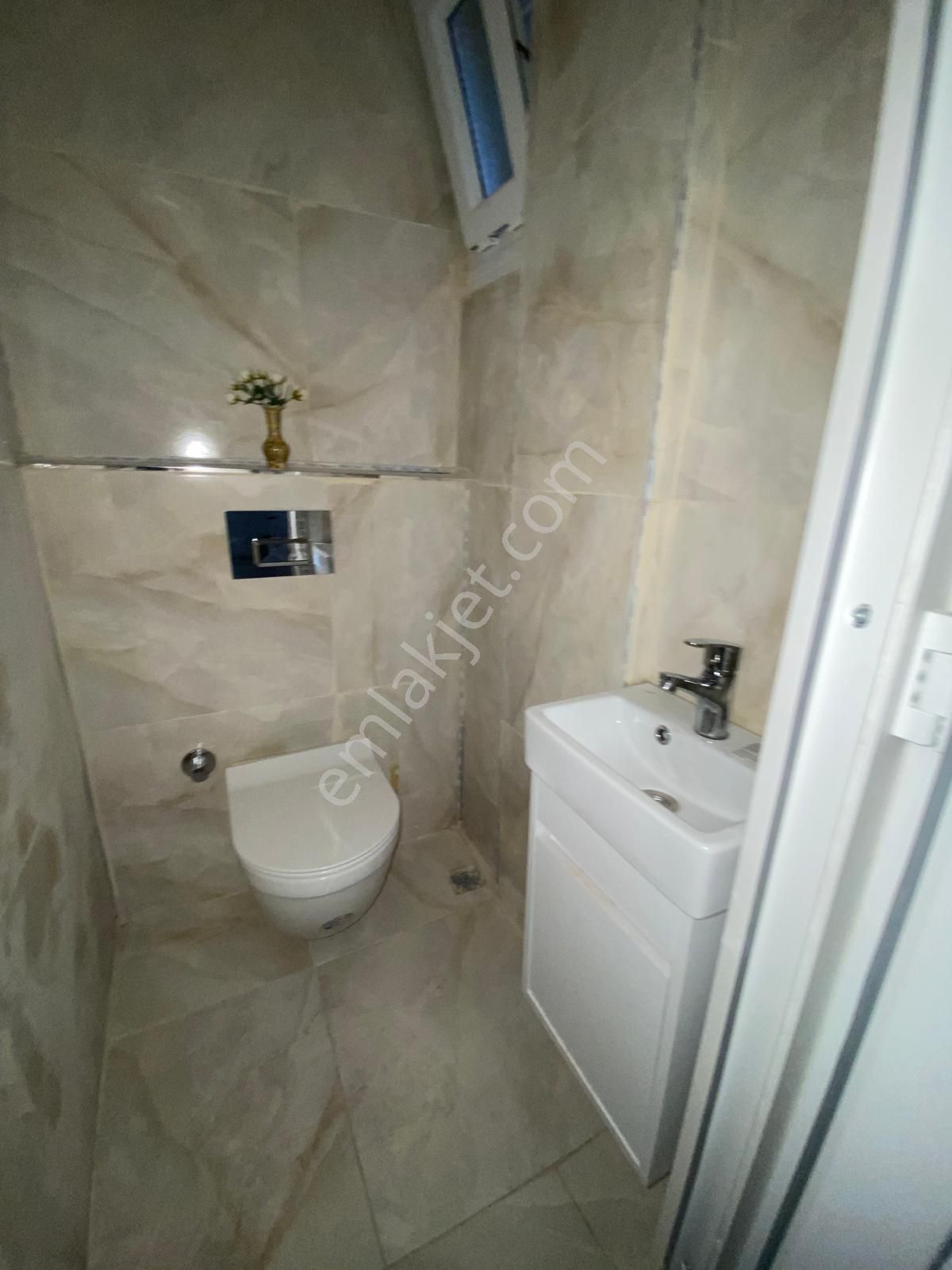 Bağlarbaşi Mahallesinde/ Kamer Sokakta 2+1/75m2/2. Kat Satılık Daire - Görsel 17