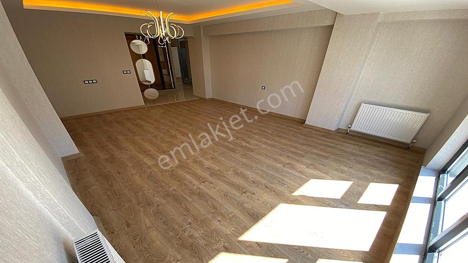 Yenikent Emlak'tan Bölgenin En Özel 3+1 Satılık Dairesi Sizlerl - Görsel 15