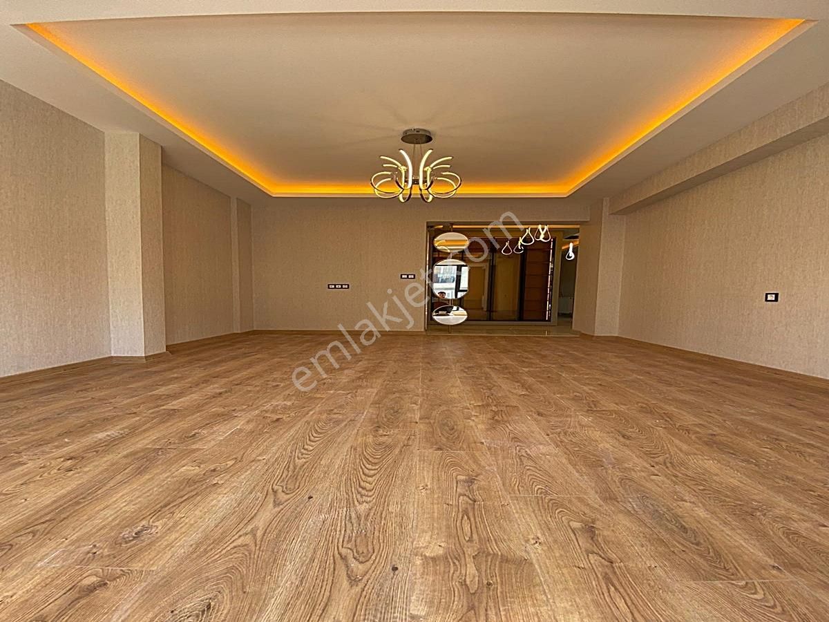 Yenikent Emlak'tan Bölgenin En Özel 3+1 Satılık Dairesi Sizlerl - Görsel 9