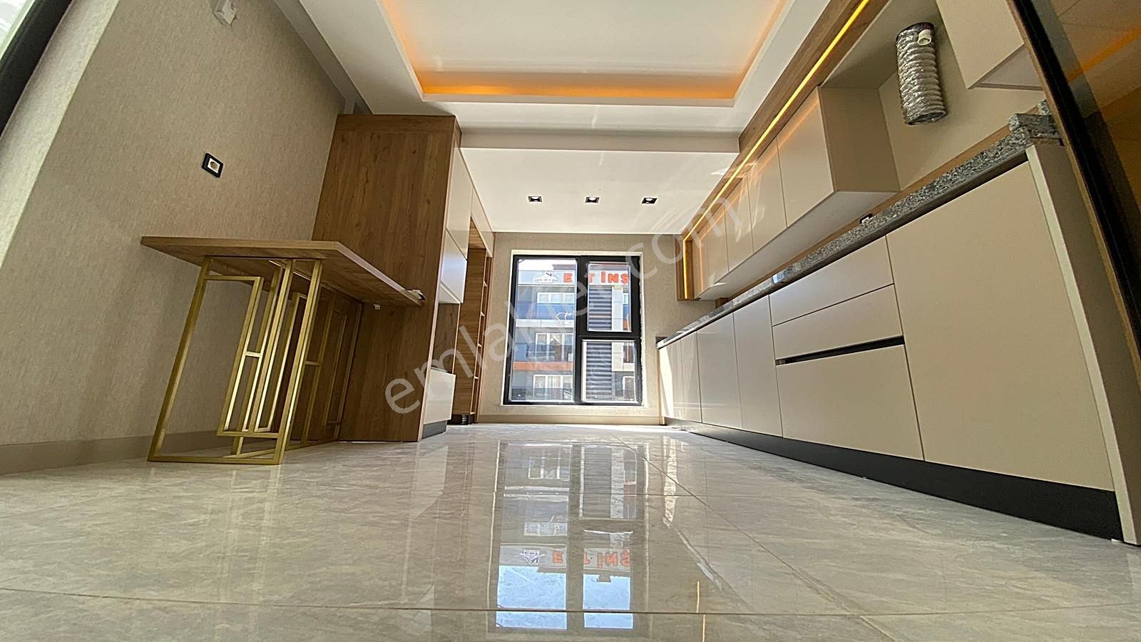 Yenikent Emlak'tan Bölgenin En Özel 3+1 Satılık Dairesi Sizlerl - Görsel 12