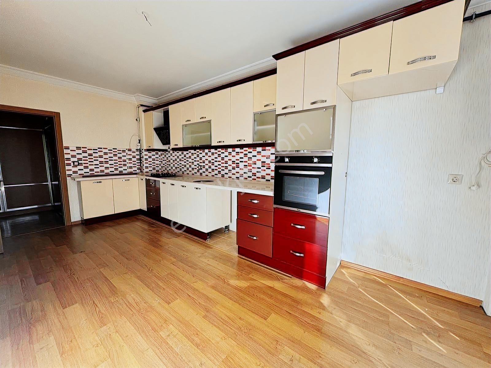 Engin Emlak'tan Masrafsız Merkez'i Konum'da 4+1 Site Dairesi