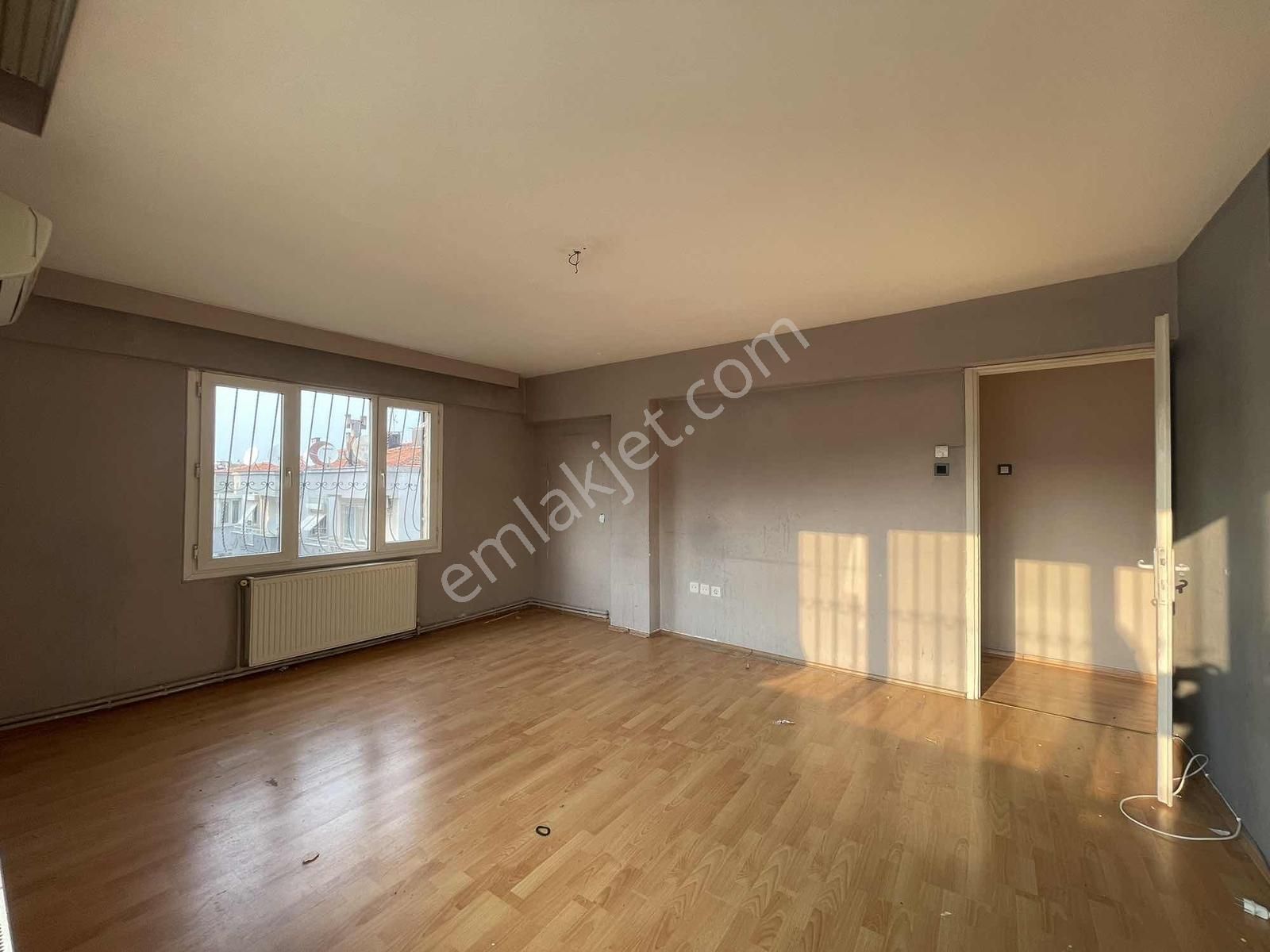 Bahçelievler Cad Yakını 3+1 Arakat Aydınlık Geniş Satlık - Görsel 3