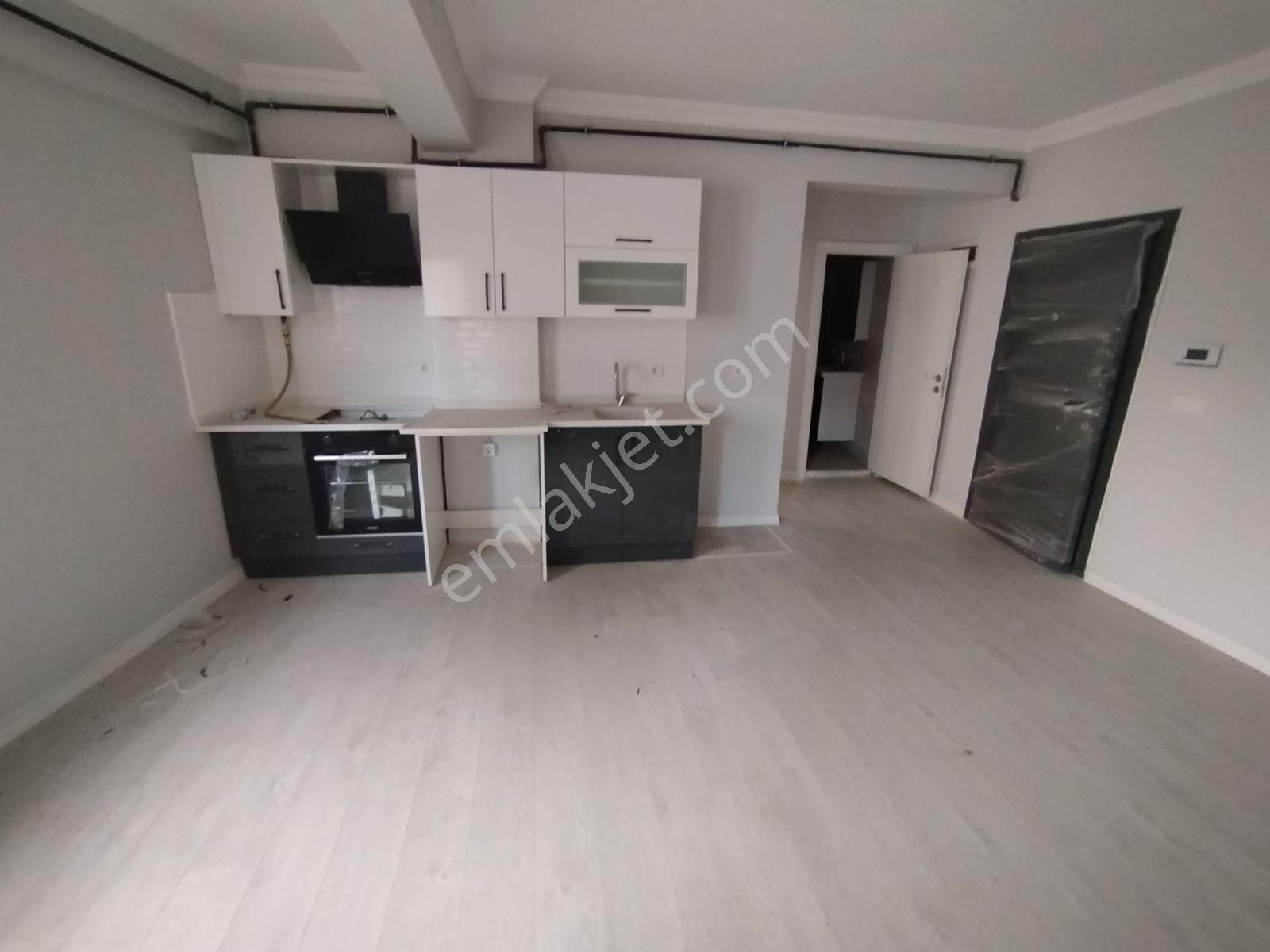 Çarşı Merkezde Sıfır 1+1 Daire