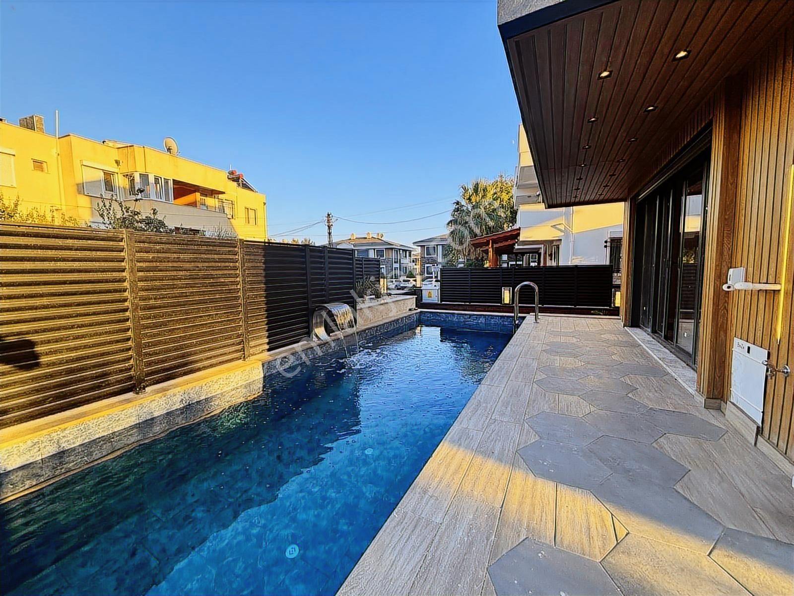 Kerim'den Güre'de Denize 300mt Lüks 5+1 Havuzlu Satılık Villa - Görsel 7