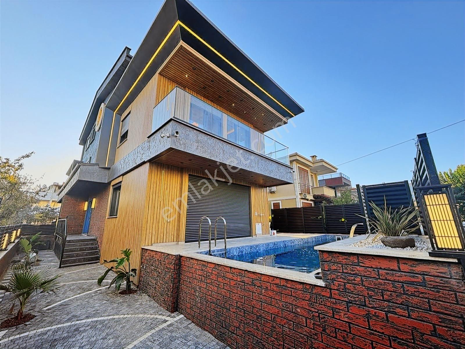 Kerim'den Güre'de Denize 300mt Lüks 5+1 Havuzlu Satılık Villa - Görsel 3