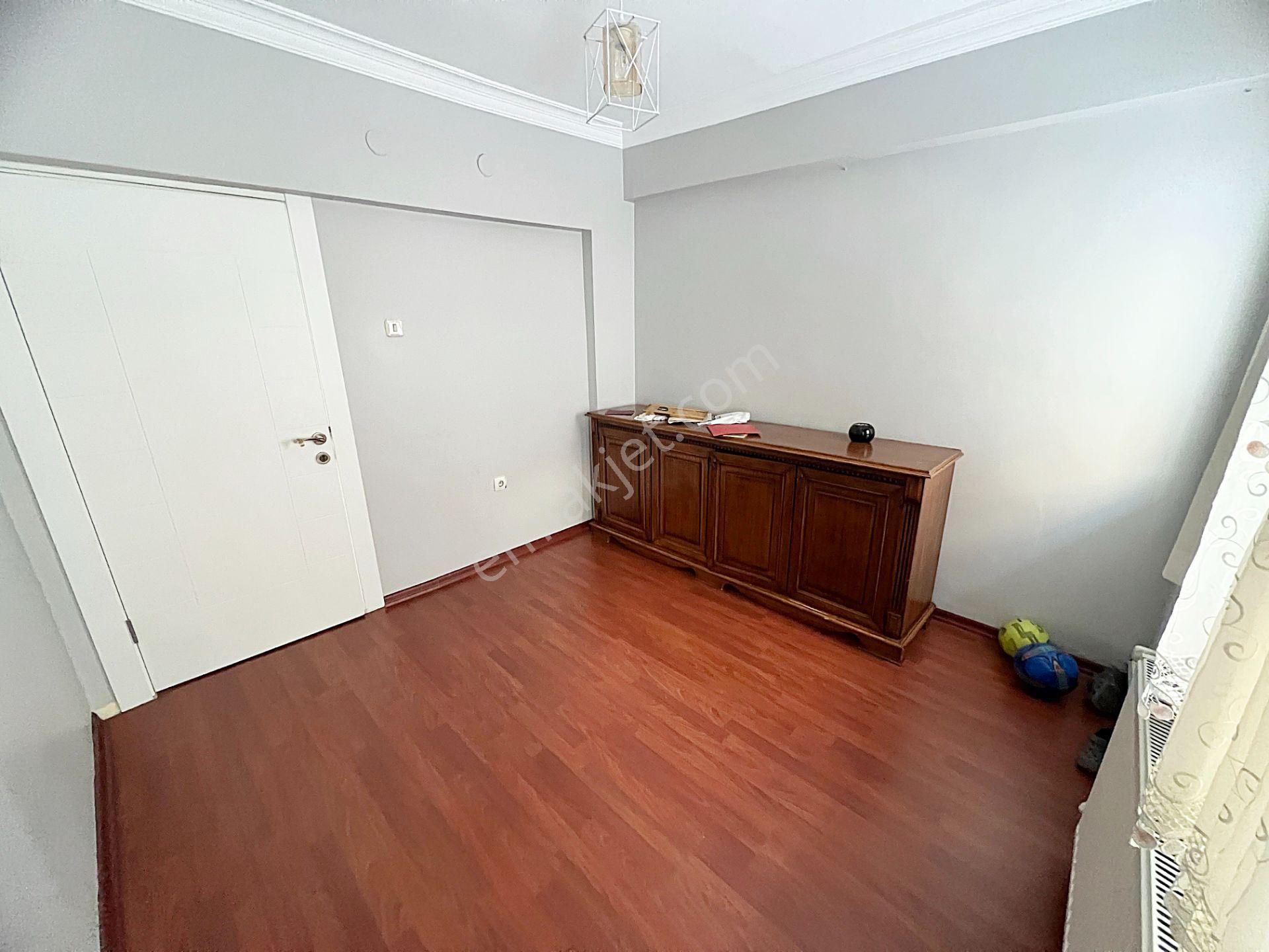 Ergenekon Mah Perşembe Pazarı Yanı Geniş 3+1 Kiralık Daire - Görsel 13